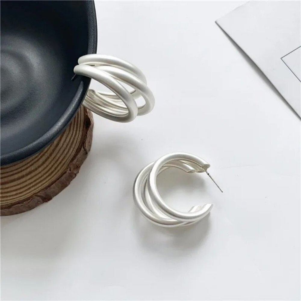 Matte Metal Earrings Minimalist Silver color Circle Geometric Round  Earrin - Picture 4 of 4